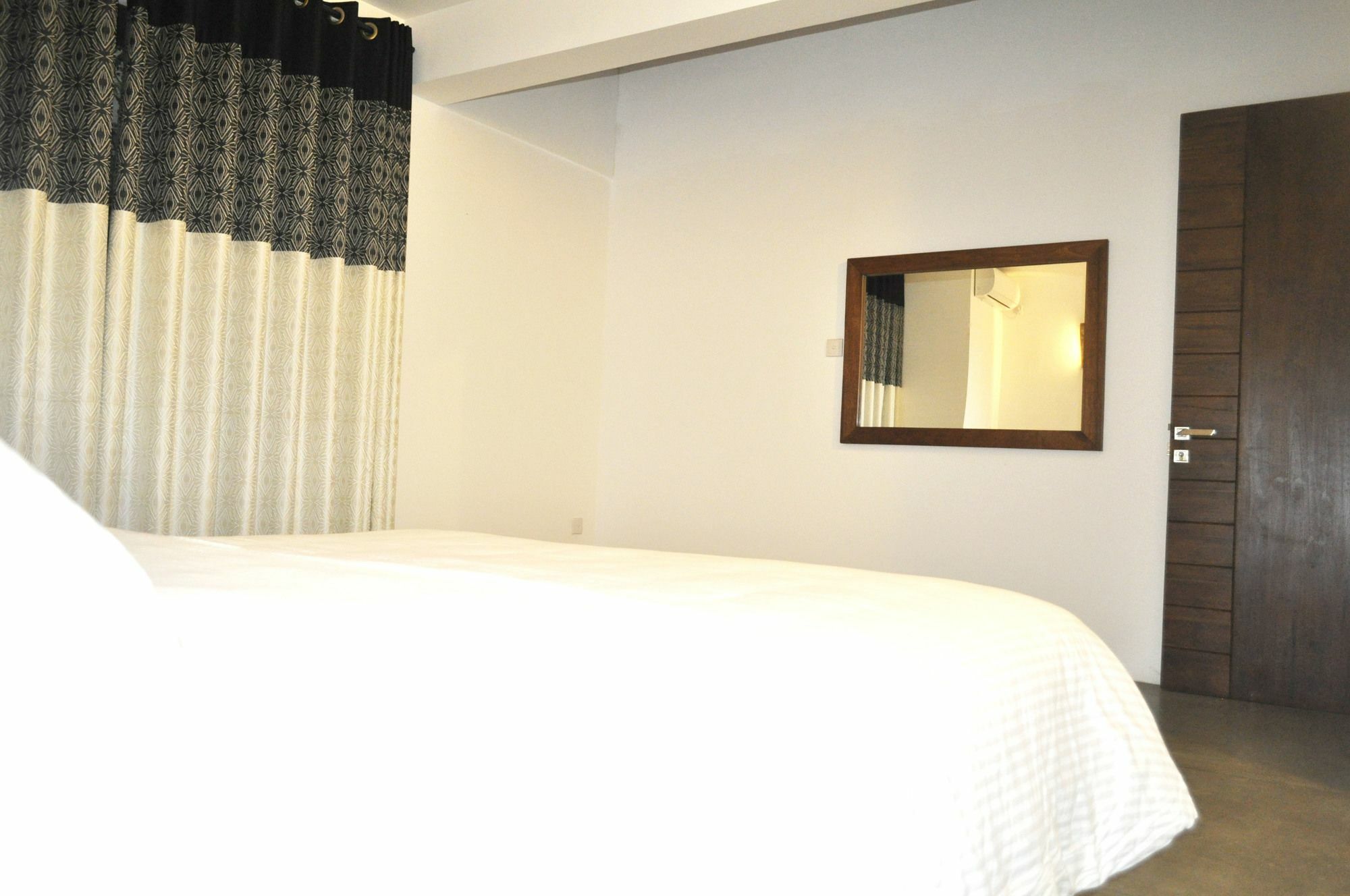 M&M Residence แคนดี้ ภายนอก รูปภาพ